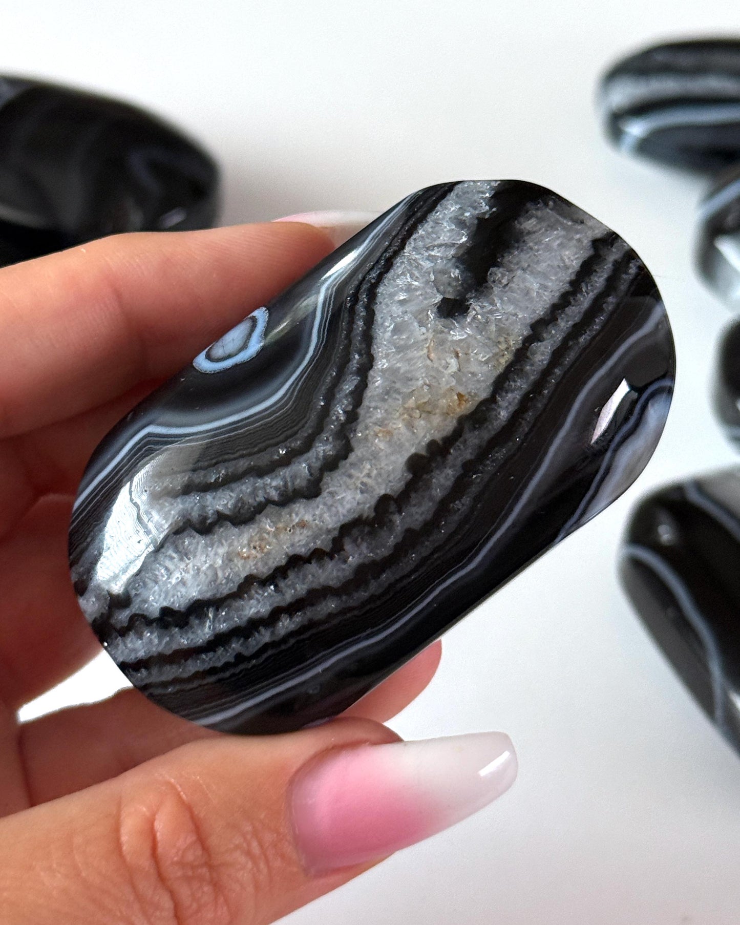 Black Agate Palm Stone
