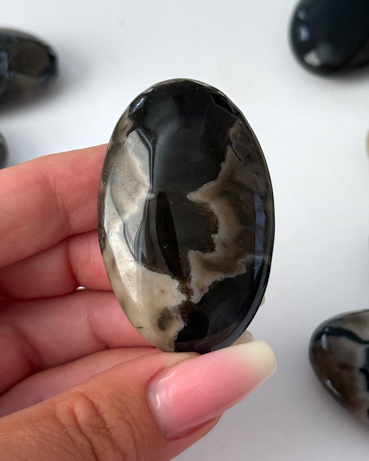 Fluorescent Agate Palm Stone