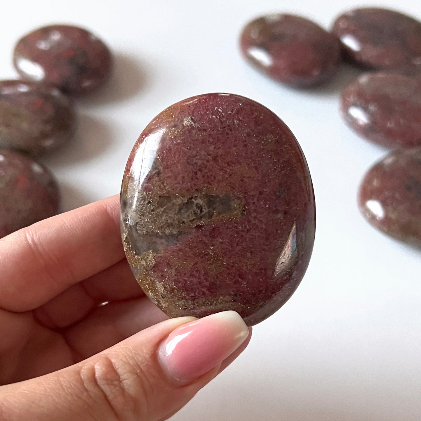 Rhodonite in Quartz Palm Stone