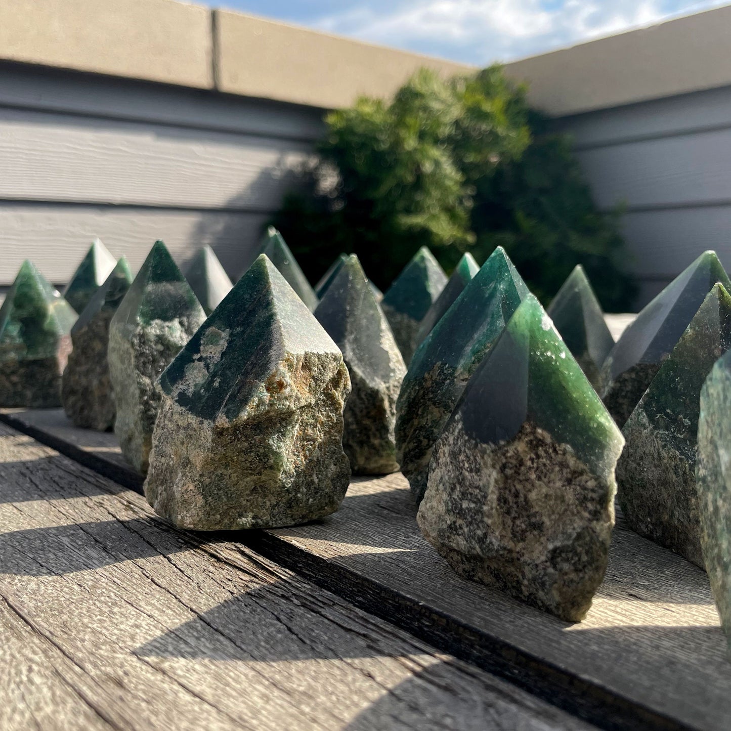 Green Aventurine Top Polished Point | Abundance | Good Luck Crystal | Opportunity | Prosperity | Money | Earth Energy - Sole Luna
