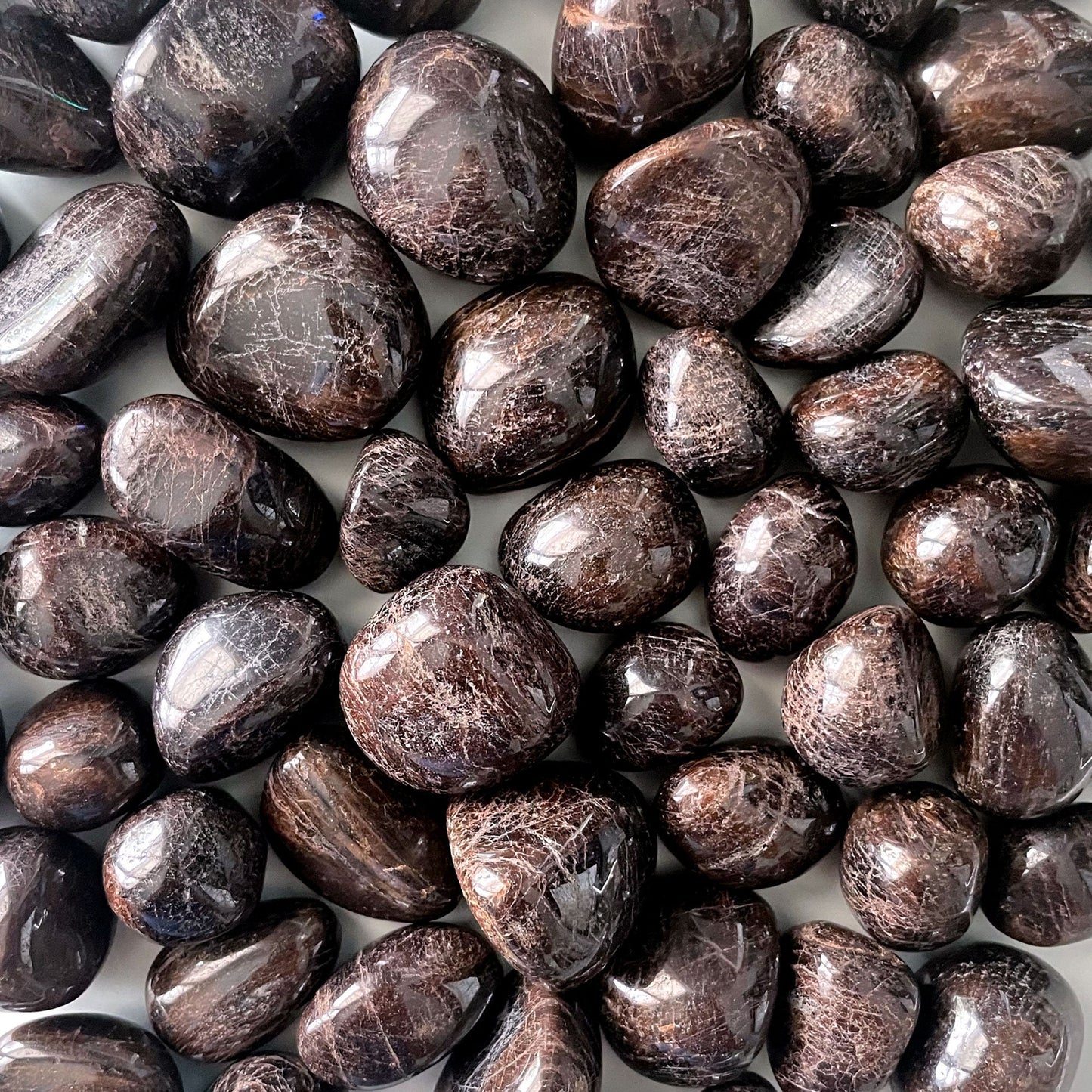 Tumbled Garnet Stone | Manifest Desires | Love Passion Sensuality - Sole Luna