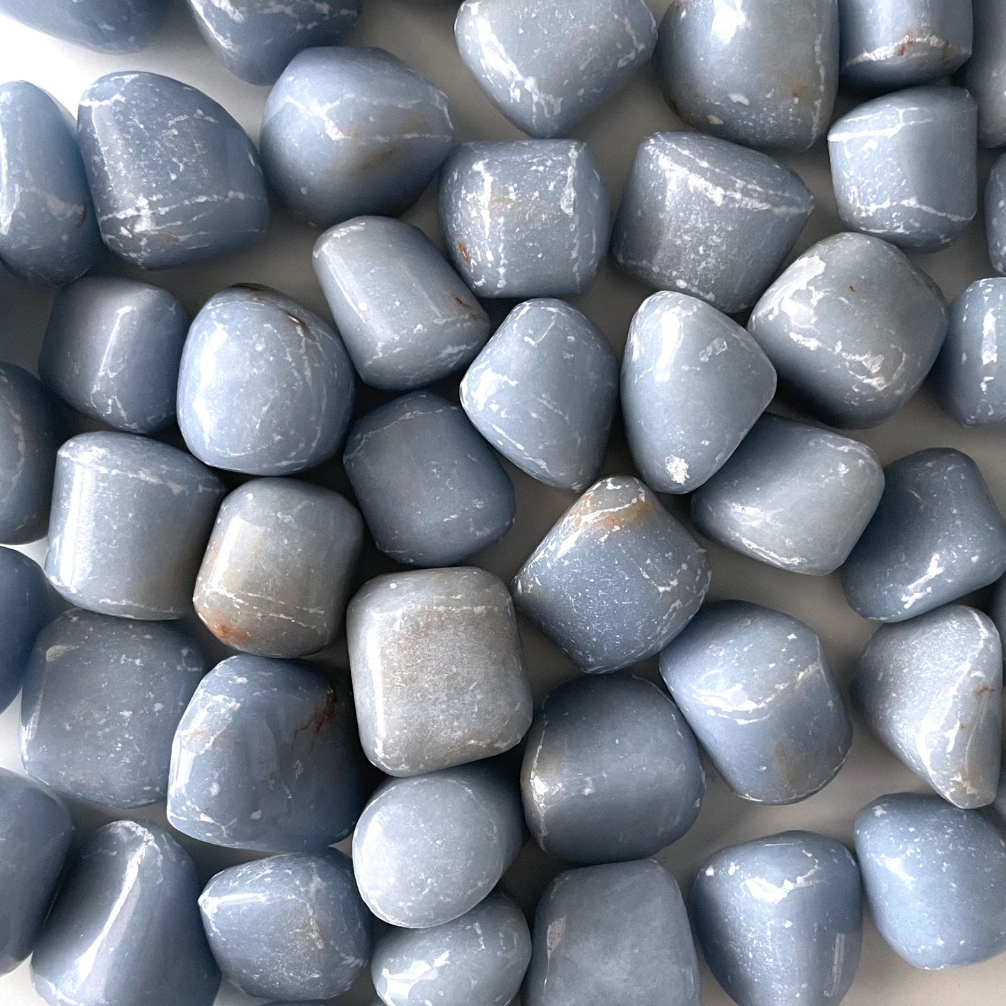 SPIRIT CONNECTION Angelite Tumbled Stone | Angelite Crystal | Spirit Guides | Guardian Angels | Spirit Connection - Sole Luna