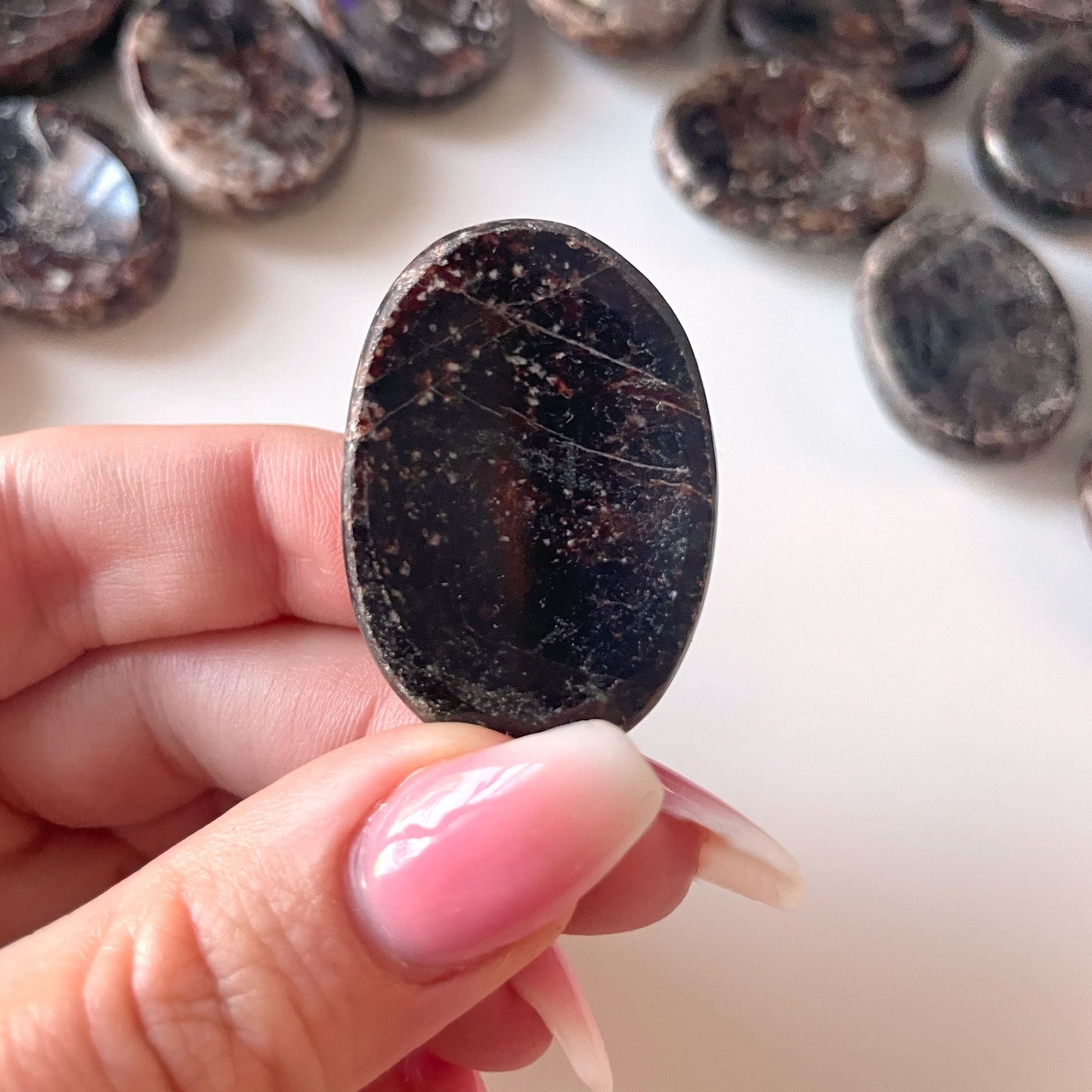 Garnet Worry Stone | Attraction | Passion | Sensuality | Manifestation - Sole Luna