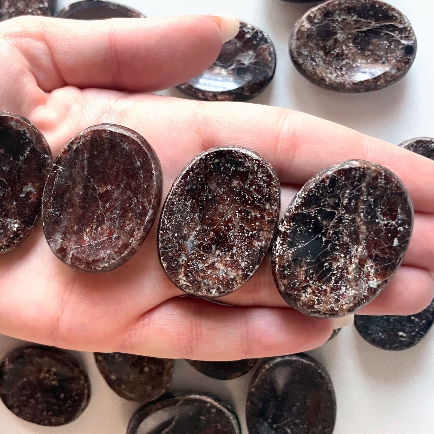 Garnet Worry Stone | Attraction | Passion | Sensuality | Manifestation - Sole Luna