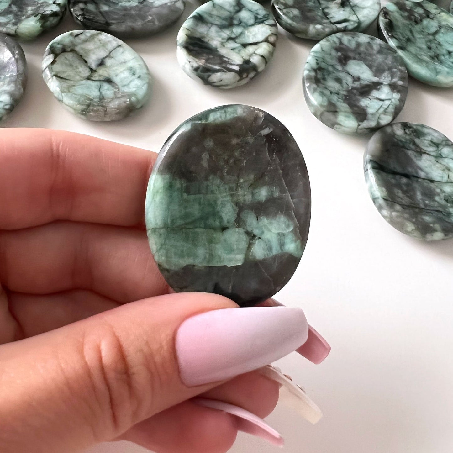 Emerald Worry Stone | Heart Healing | Prosperity | Attract Love and Success | Abundance - Sole Luna