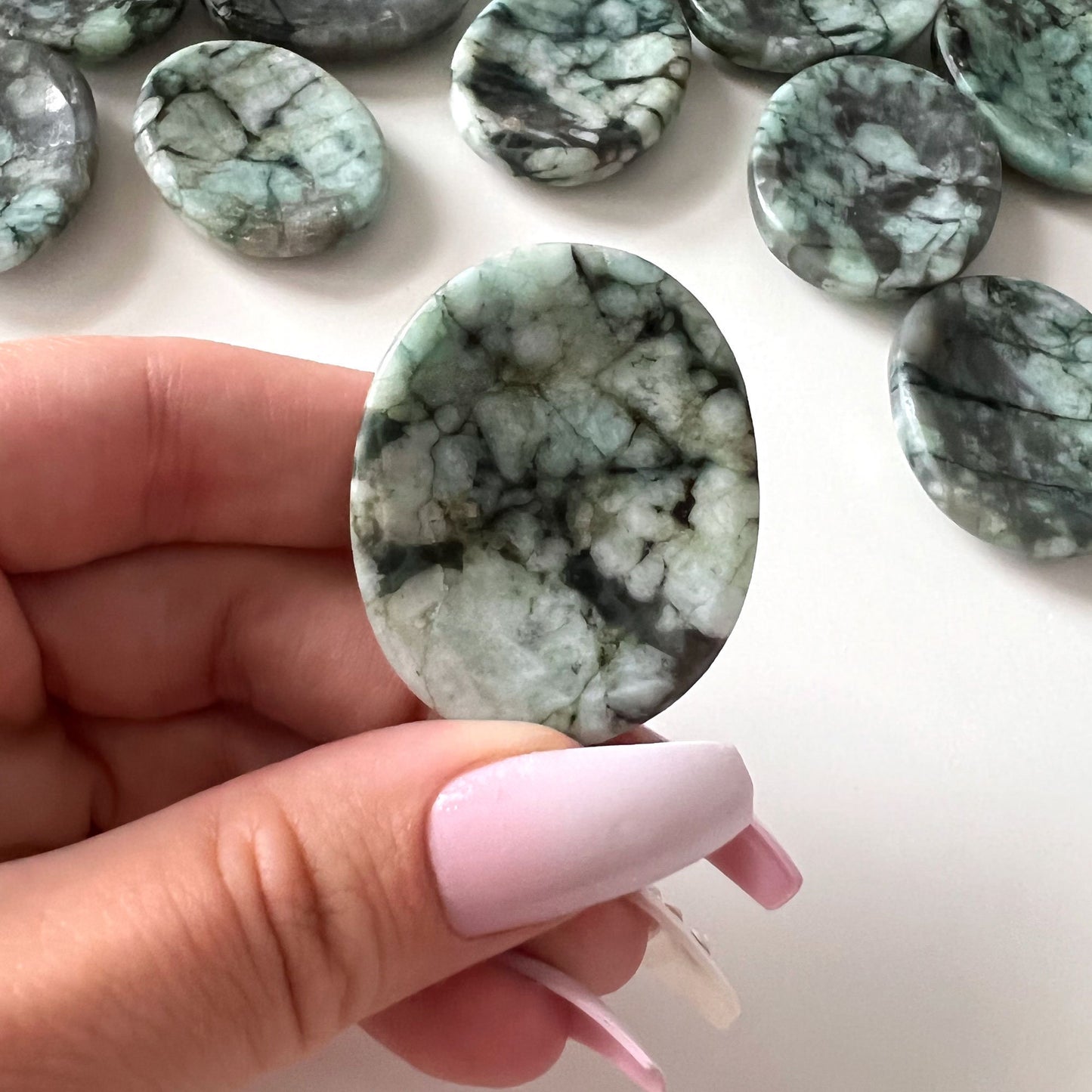 Emerald Worry Stone | Heart Healing | Prosperity | Attract Love and Success | Abundance - Sole Luna