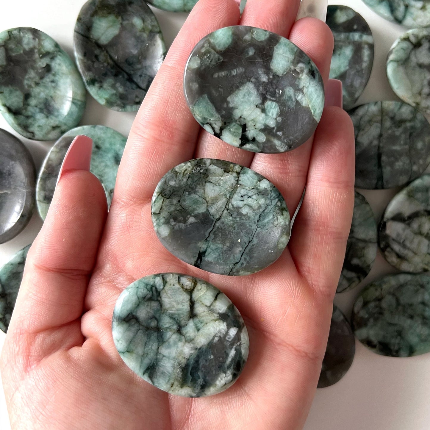 Emerald Worry Stone | Heart Healing | Prosperity | Attract Love and Success | Abundance - Sole Luna