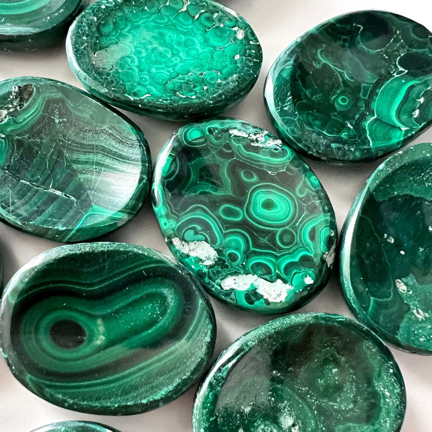 Malachite Worry Stone | Manifestation | Protection | Abundance | Change - Sole Luna