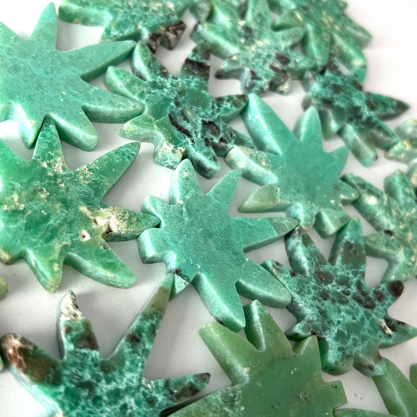 Chrysoprase Hemp Leaf Carving