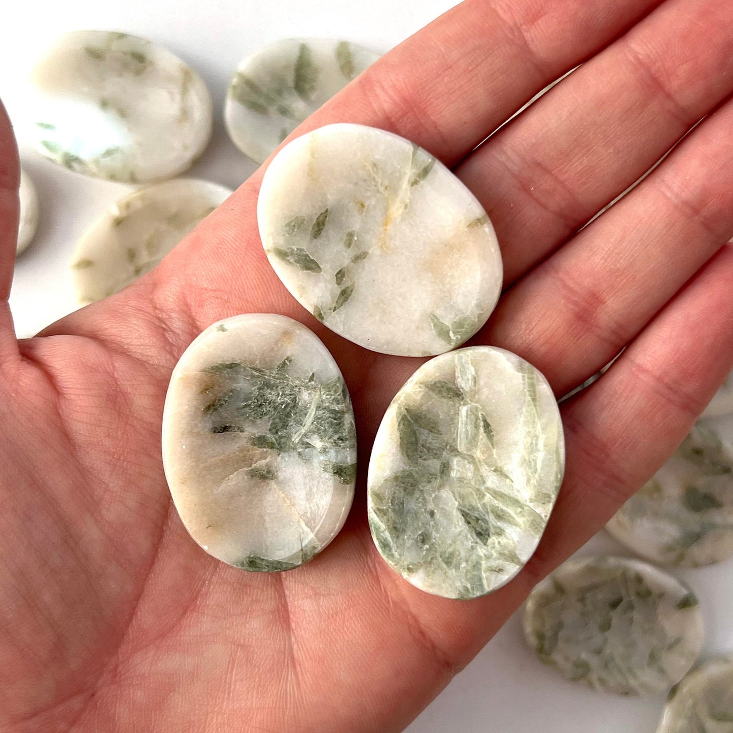 Green Kyanite Worry Stone | Heart Chakra Connection | Psychic Awareness | Truth | Discernment | Aids in Judgement of Character | Abundance - Sole Luna