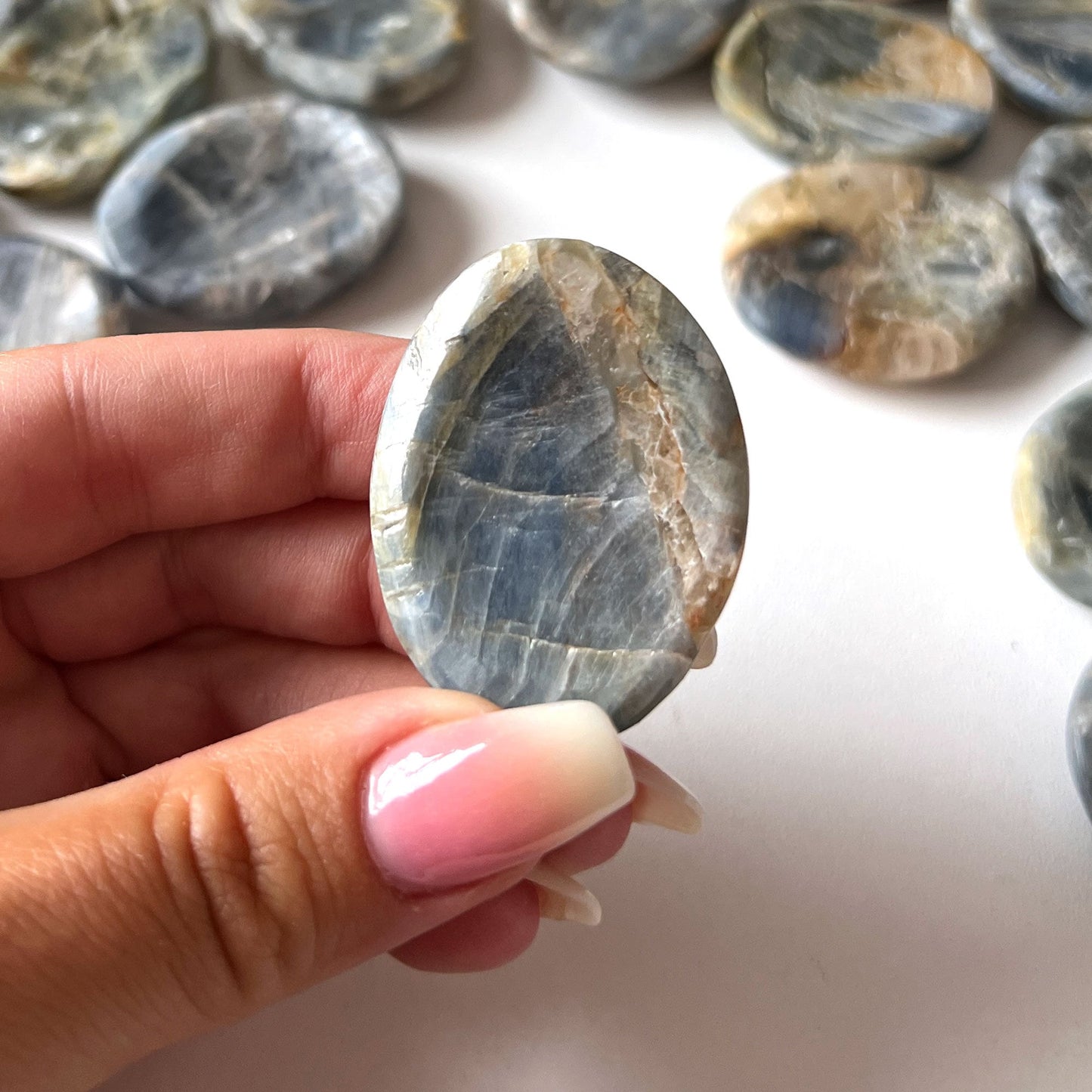 Blue Kyanite Worry Stone | Psychic Abilities | Communication Stone | Self-Expression - Sole Luna
