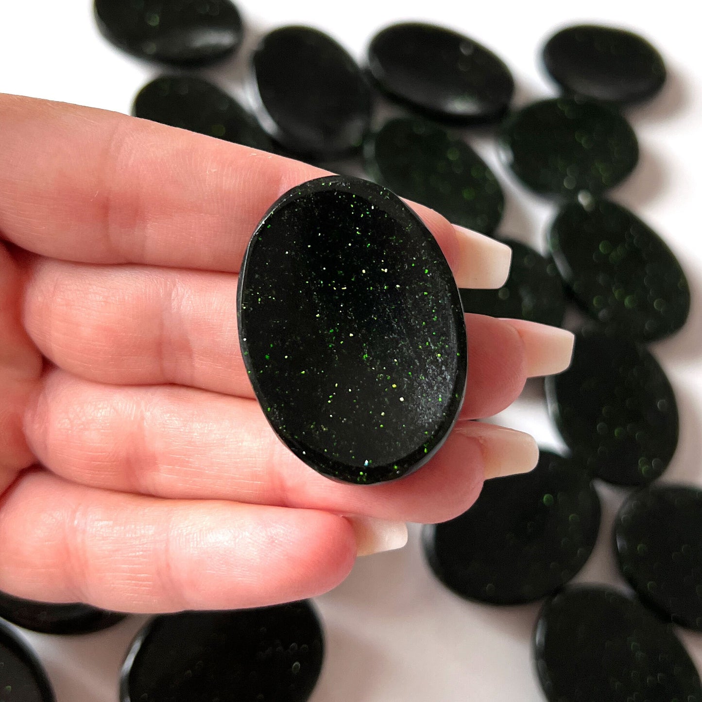 Green Goldstone Worry Stone - Sole Luna