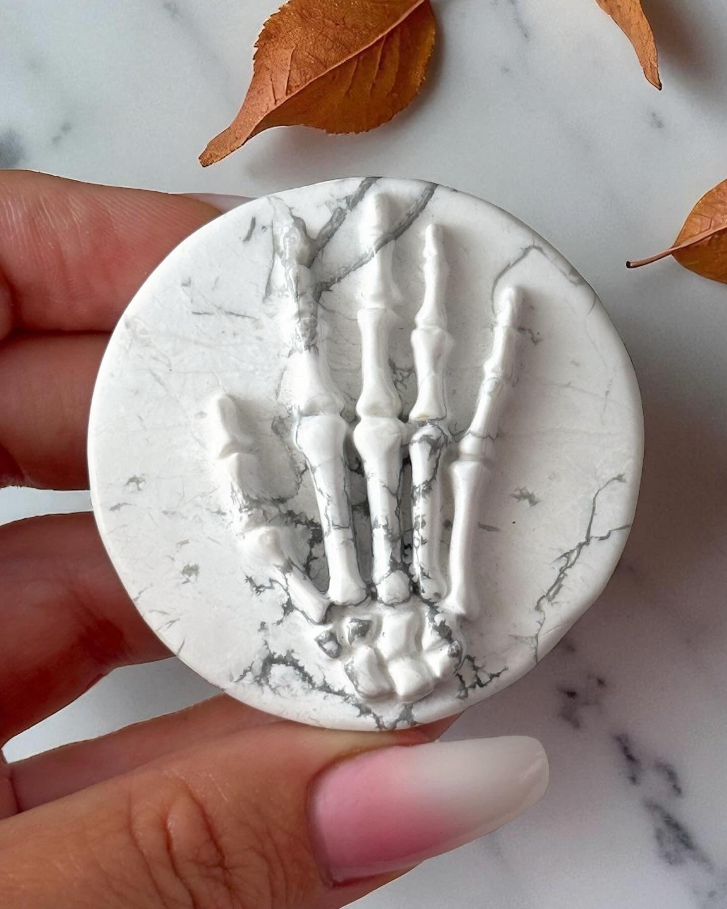 Howlite Skeleton Palm Stone