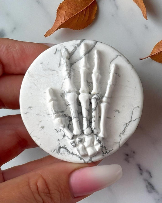 Howlite Skeleton Palm Stone