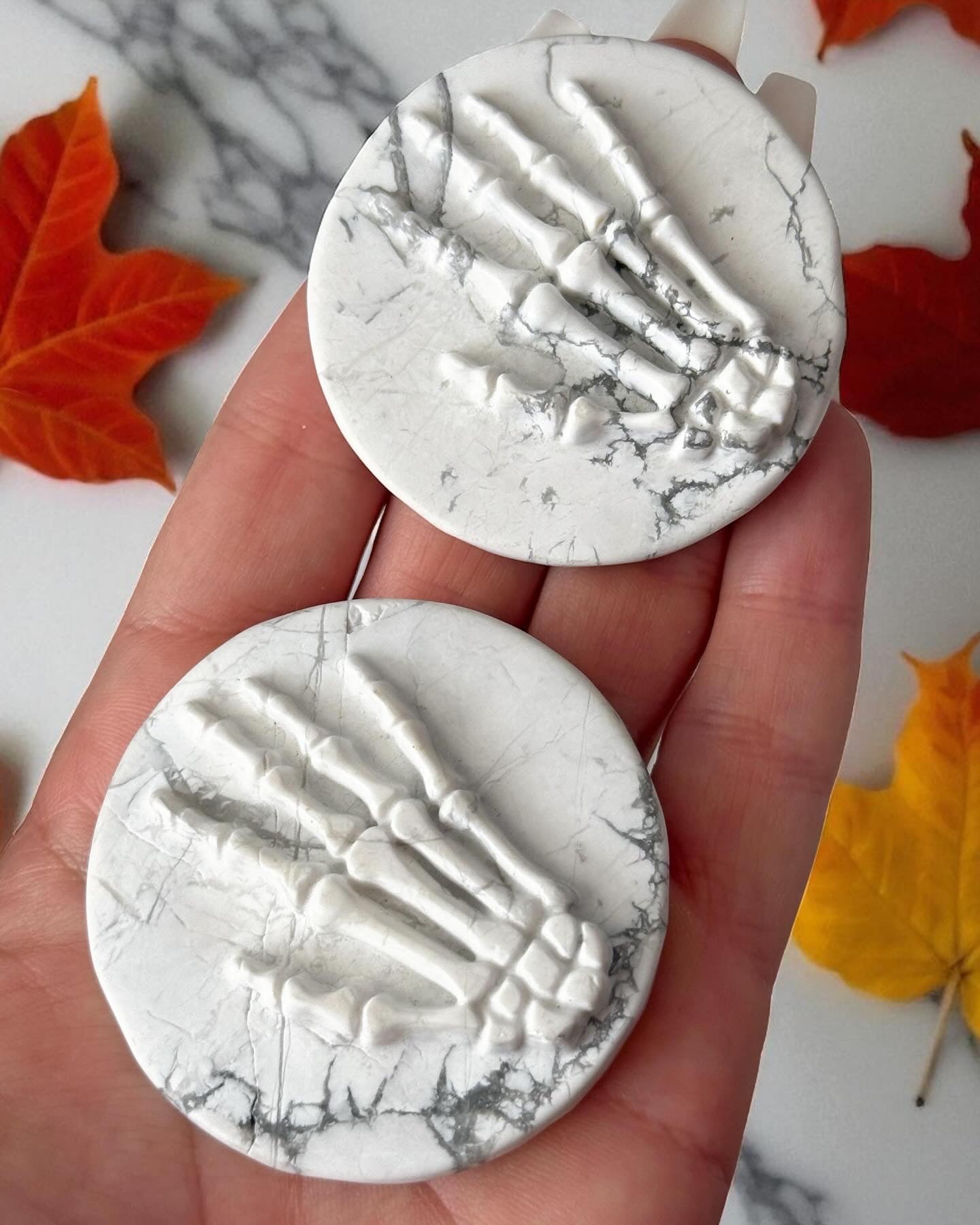 Howlite Skeleton Palm Stone