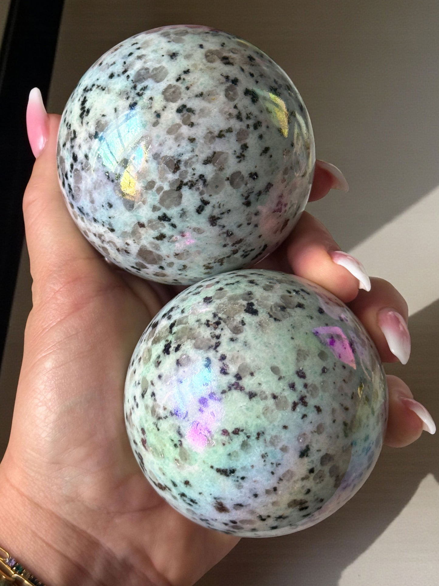 Aura Kiwi Jasper Sphere 70mm