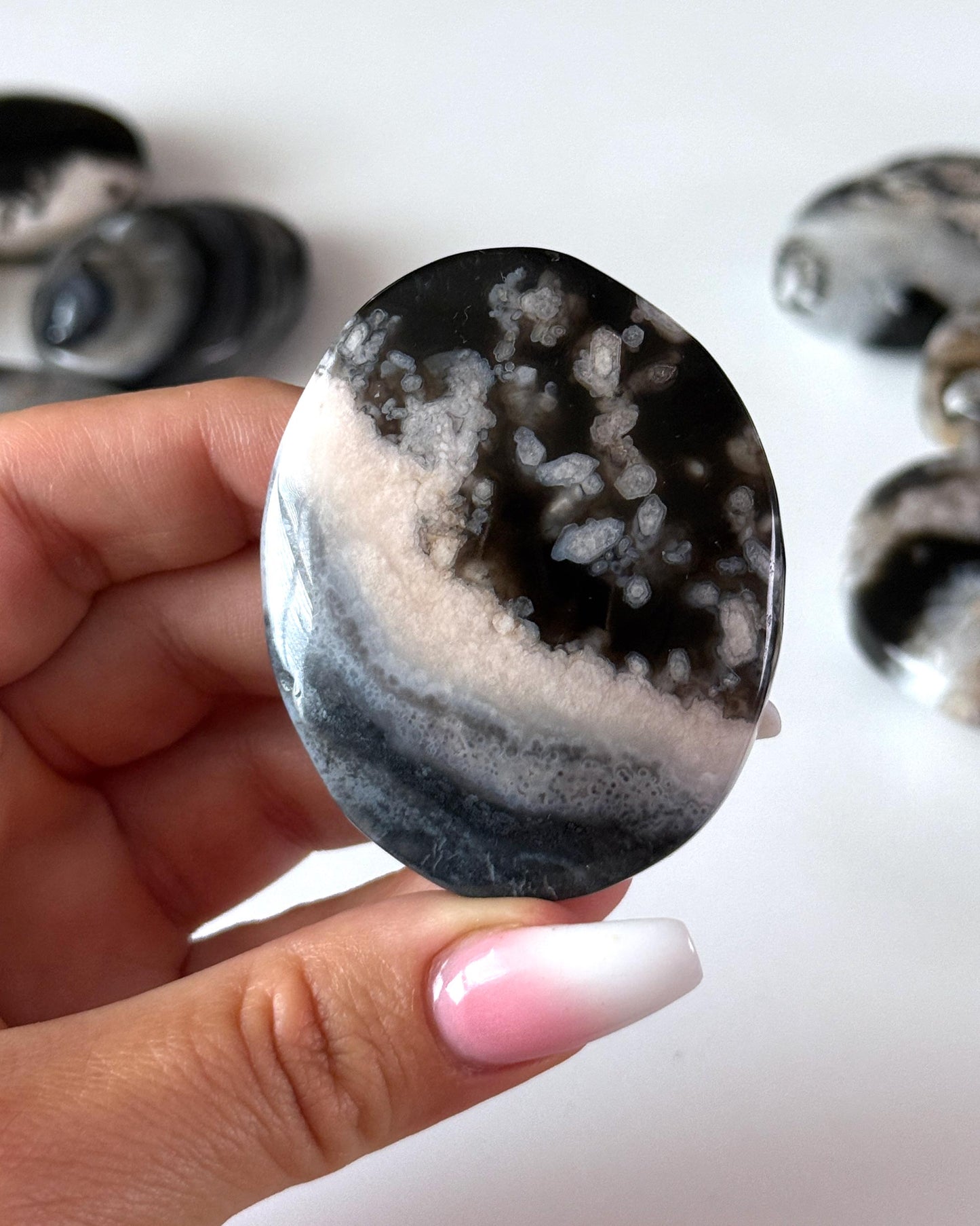 Black Flower Agate Palm Stone