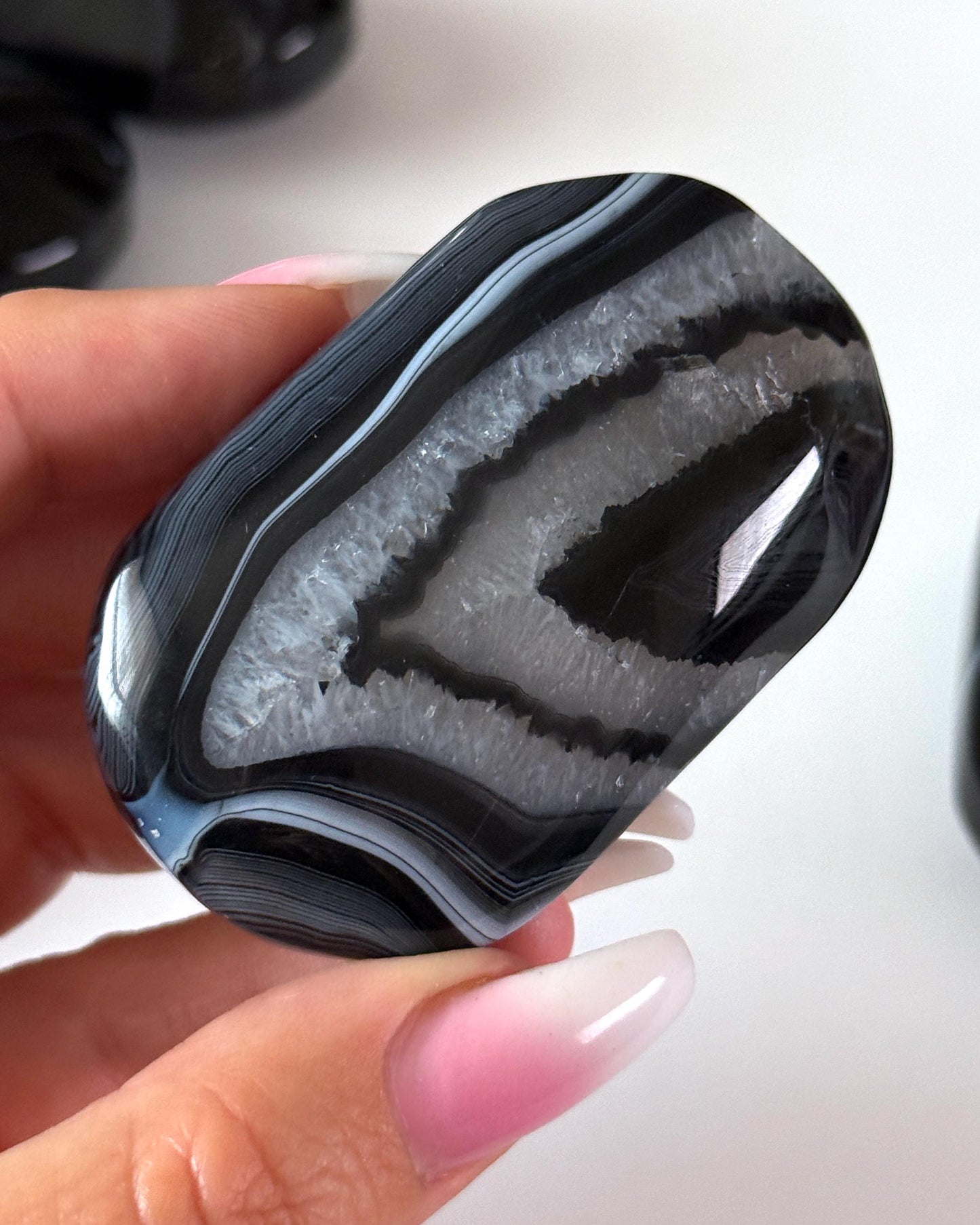 Black Agate Palm Stone