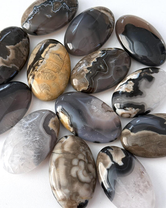 Fluorescent Agate Palm Stone