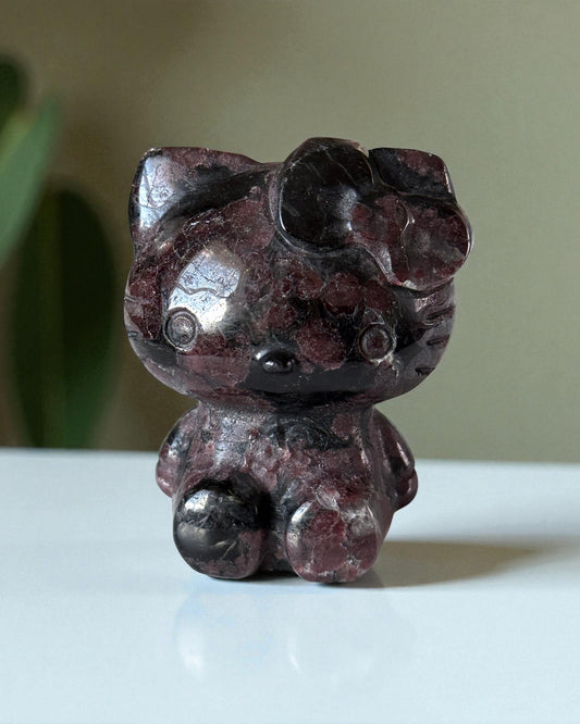 Garnet Kitty Carving