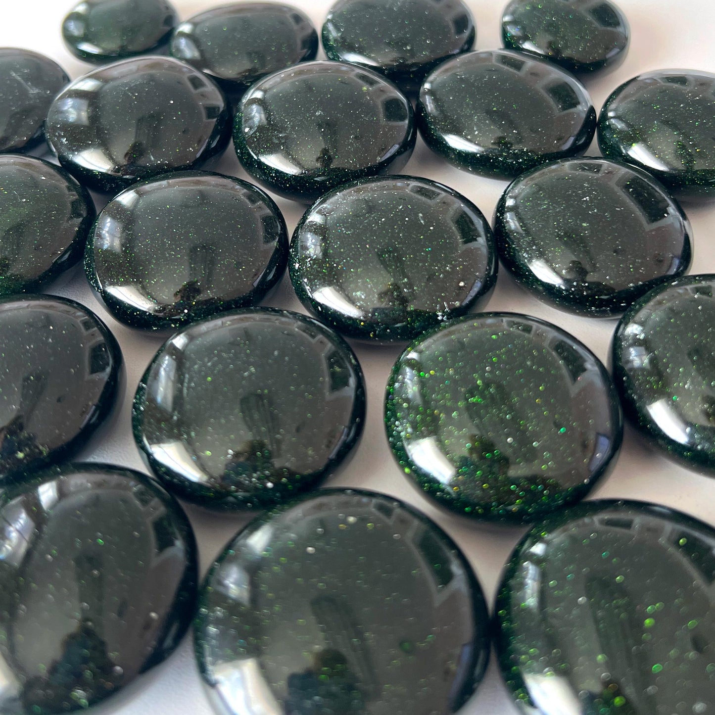 Green Goldstone Round Palm Stone