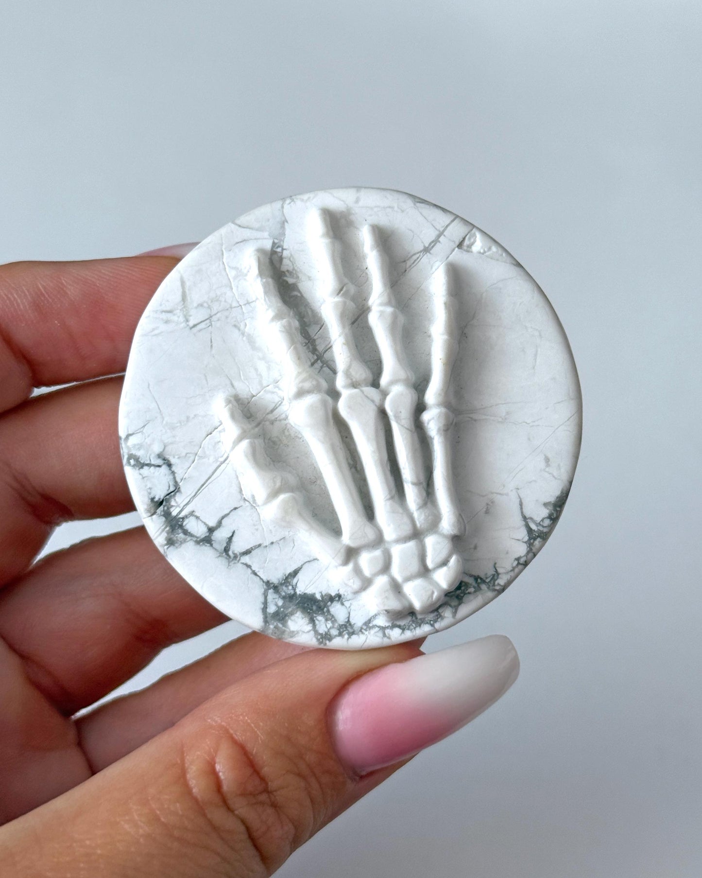 Howlite Skeleton Palm Stone