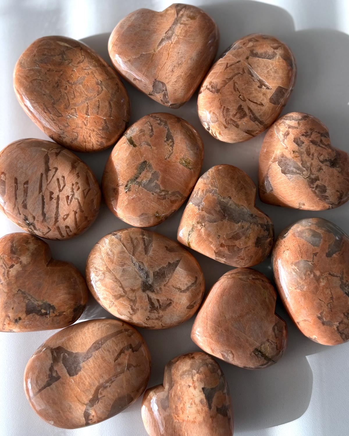PEACH MOONSTONE W. SUNSTONE TUMBLE STONE – The Crystal Avenues