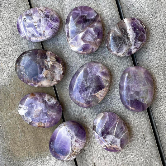 CLEANSING Amethyst Palmstone | Meditation Palm Stone | Calming Crystal | Anxiety Relief - Sole Luna