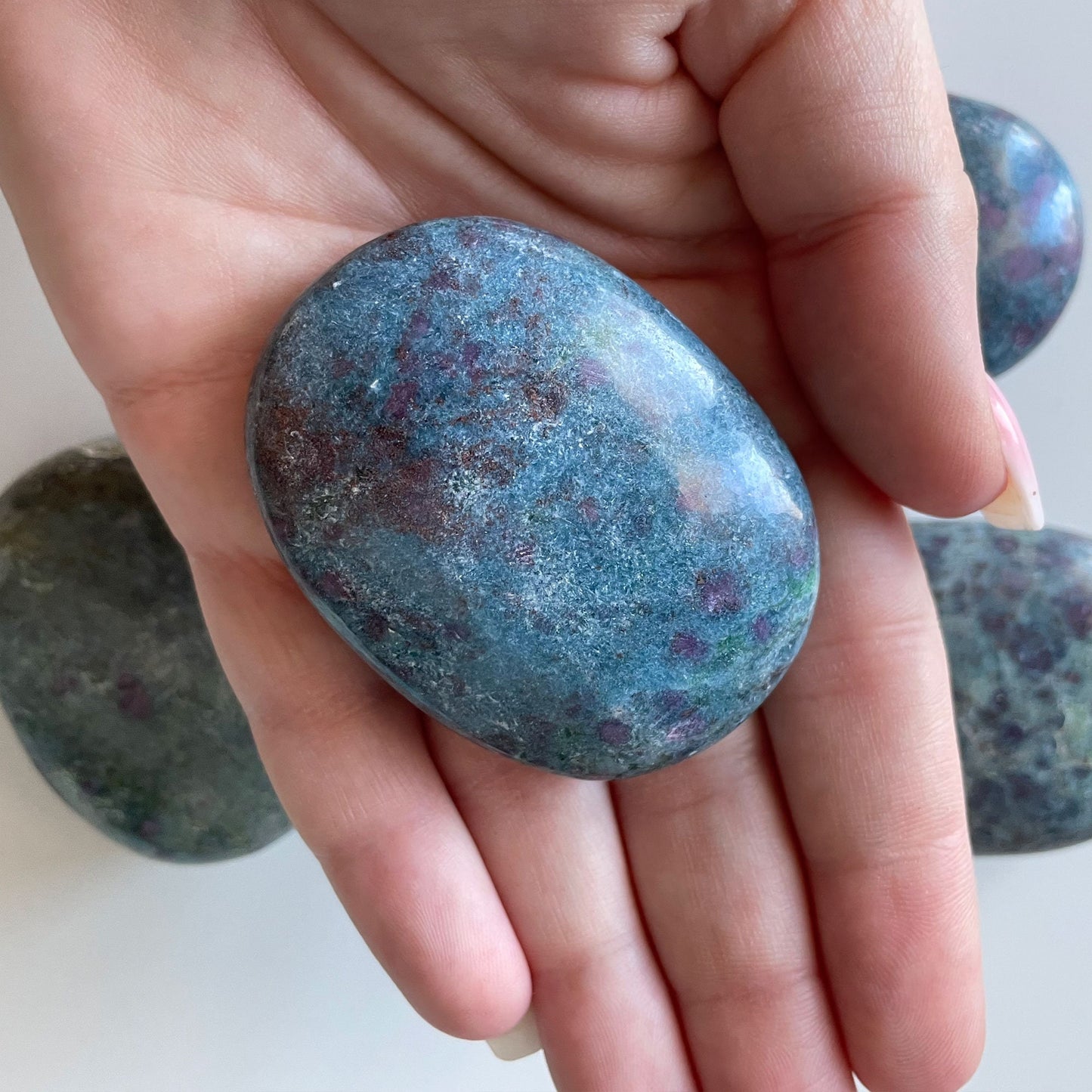 MANIFESTATION Ruby Blue Kyanite Palm Stone | Communication | Truth | Emotional Healing | Passion | Attraction - Sole Luna