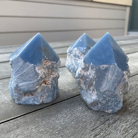 SPIRIT CONNECTION Angelite Top Polished Point | Angelite Tower | Spirit Guides | Guardian Angels | Spirit Connection - Sole Luna