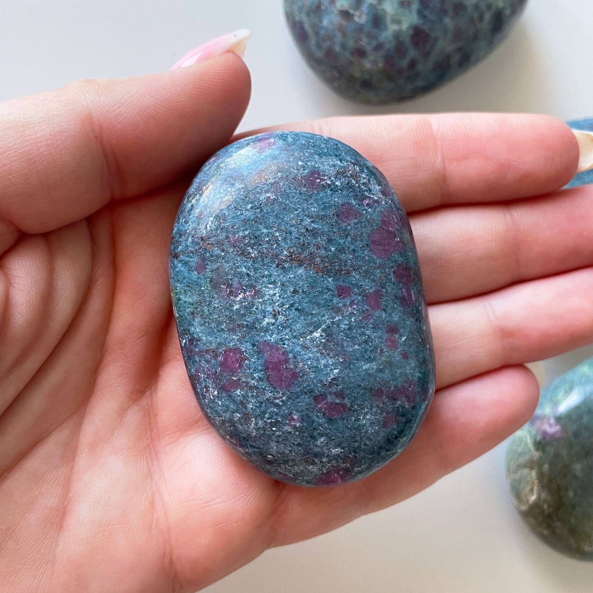 MANIFESTATION Ruby Blue Kyanite Palm Stone | Communication | Truth | Emotional Healing | Passion | Attraction - Sole Luna