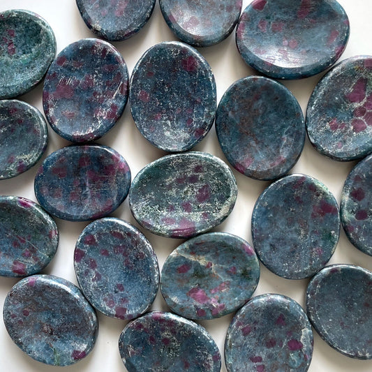 MANIFESTATION Ruby Blue Kyanite Worry Stone | Communication | Truth | Emotional Healing | Passion | Attraction - Sole Luna