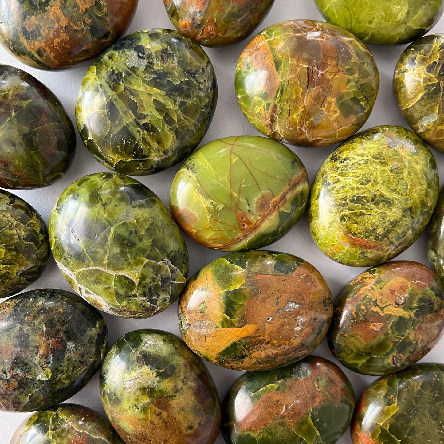 Green Opal Palm Stone | Strengthen Relationships | Clears Blockages | Abundance | Rejuvenation | Fear Relaase - Sole Luna