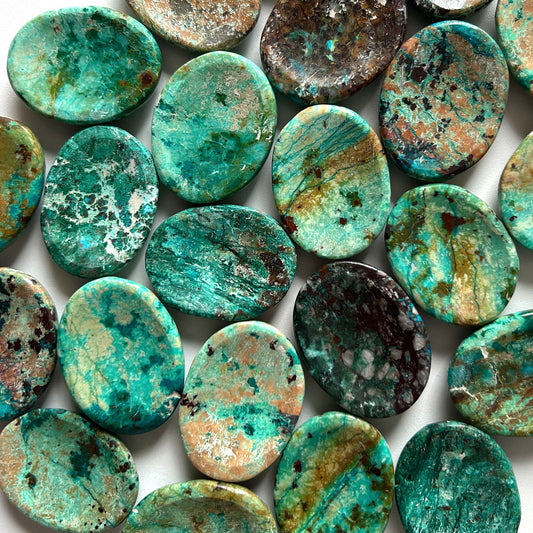 Peruvian Chrysocolla Worry Stone | Communication | Personal Truth | Happiness | Transition + Change | Meditation - Sole Luna