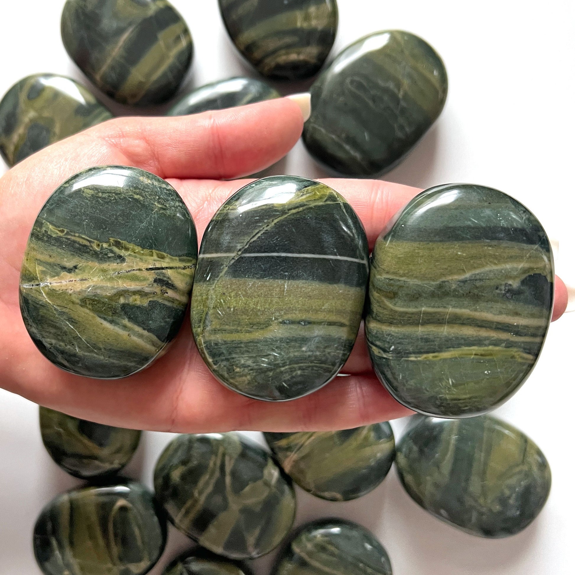 Green Jasper Palm Stone | Emotional Balance | Spiritual Freedom | Earth Connection | Grounding | Protection - Sole Luna