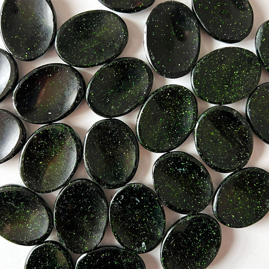 Green Goldstone Worry Stone - Sole Luna