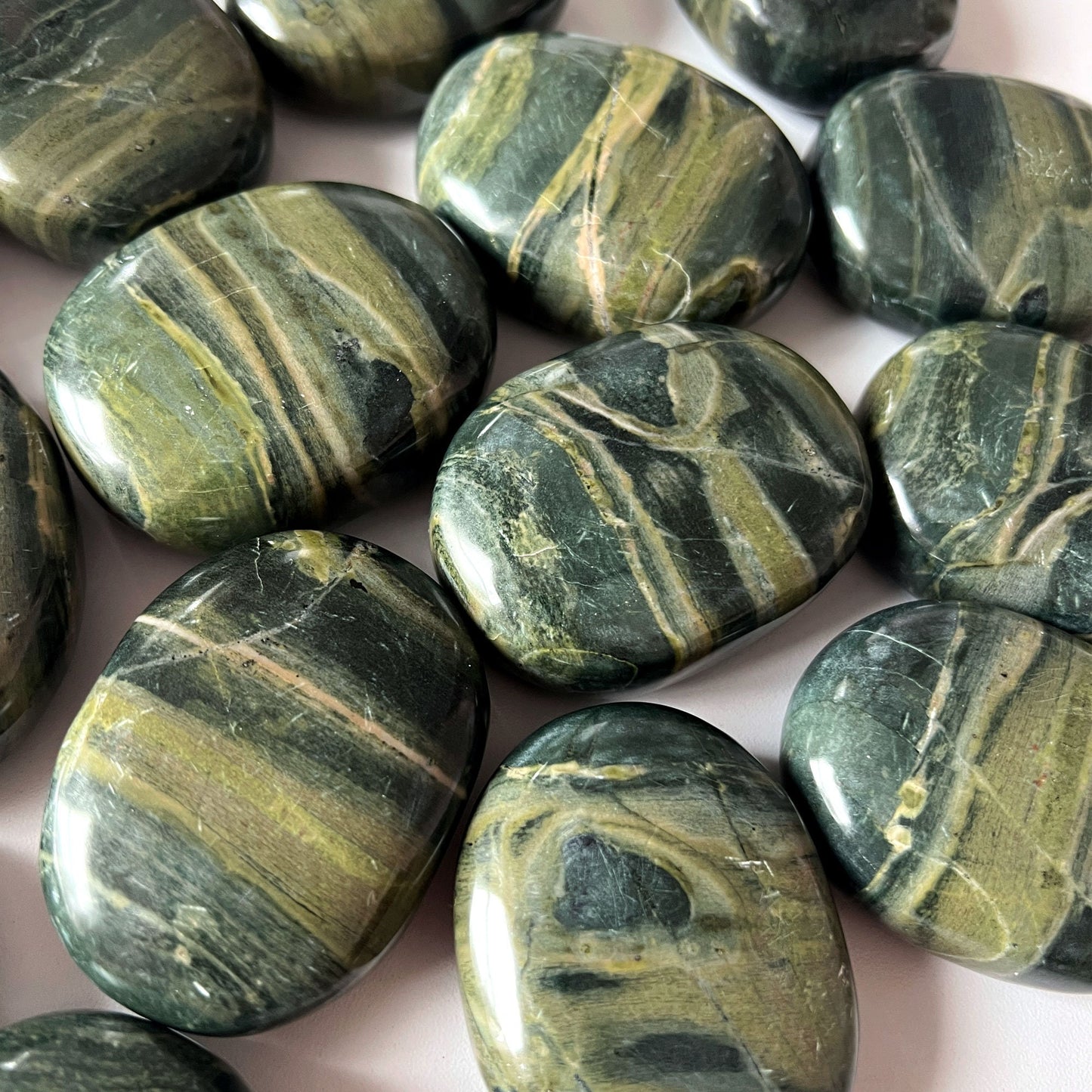 Green Jasper Palm Stone | Emotional Balance | Spiritual Freedom | Earth Connection | Grounding | Protection - Sole Luna