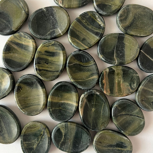 Green Jasper Worry Stone | Emotional Balance | Spiritual Freedom | Earth Connection | Grounding | Protection - Sole Luna